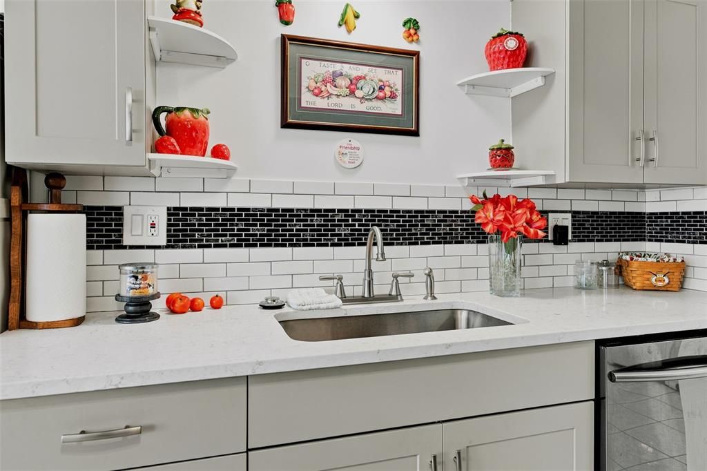 For Sale: $380,000 (2 beds, 2 baths, 1326 Square Feet)