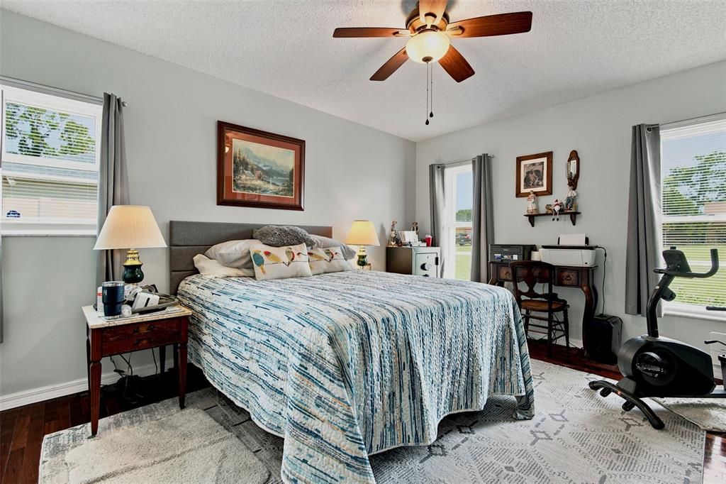 For Sale: $380,000 (2 beds, 2 baths, 1326 Square Feet)