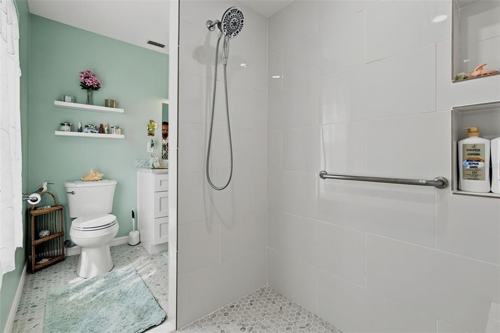 For Sale: $380,000 (2 beds, 2 baths, 1326 Square Feet)