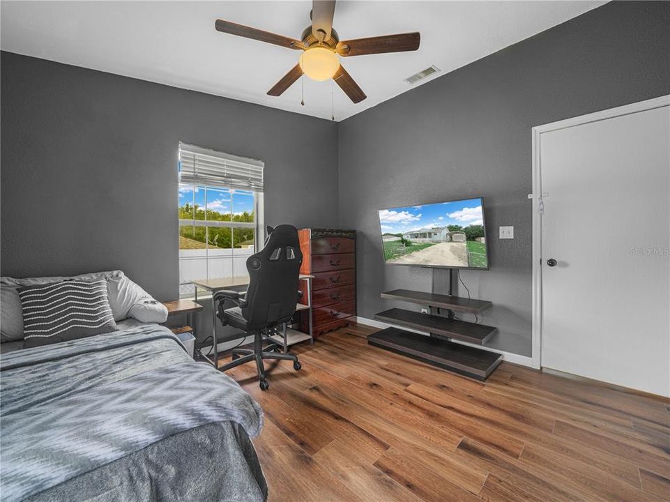 For Sale: $224,900 (3 beds, 2 baths, 1176 Square Feet)