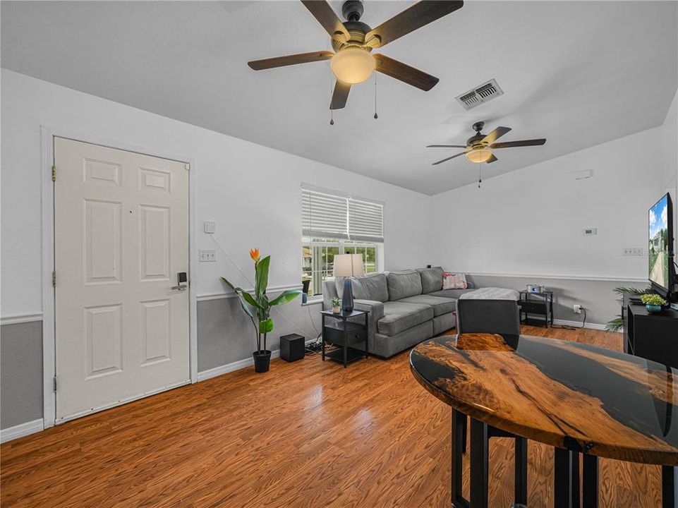 For Sale: $224,900 (3 beds, 2 baths, 1176 Square Feet)