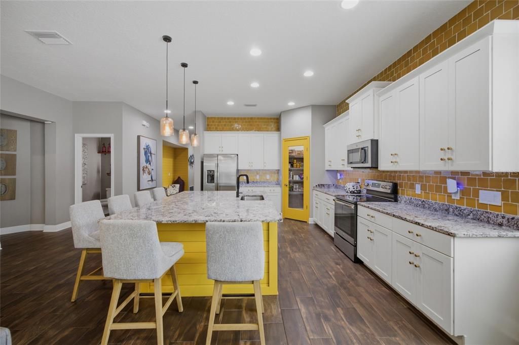 For Sale: $700,000 (3 beds, 2 baths, 2192 Square Feet)