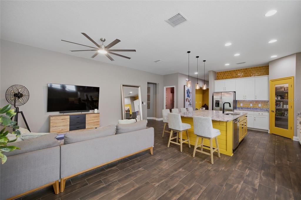 For Sale: $700,000 (3 beds, 2 baths, 2192 Square Feet)