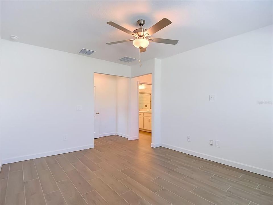 Active With Contract: $287,500 (2 beds, 2 baths, 1613 Square Feet)