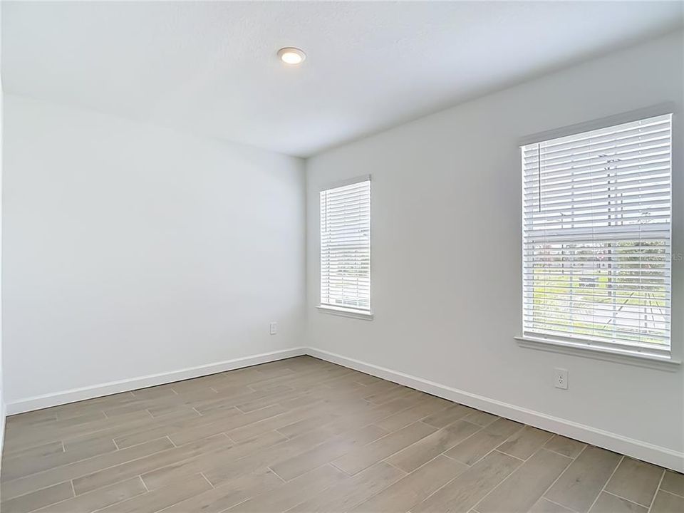 Active With Contract: $287,500 (2 beds, 2 baths, 1613 Square Feet)
