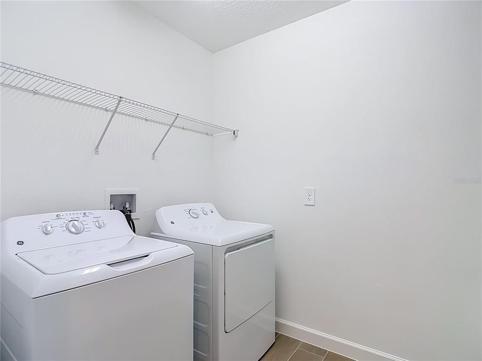 Active With Contract: $287,500 (2 beds, 2 baths, 1613 Square Feet)
