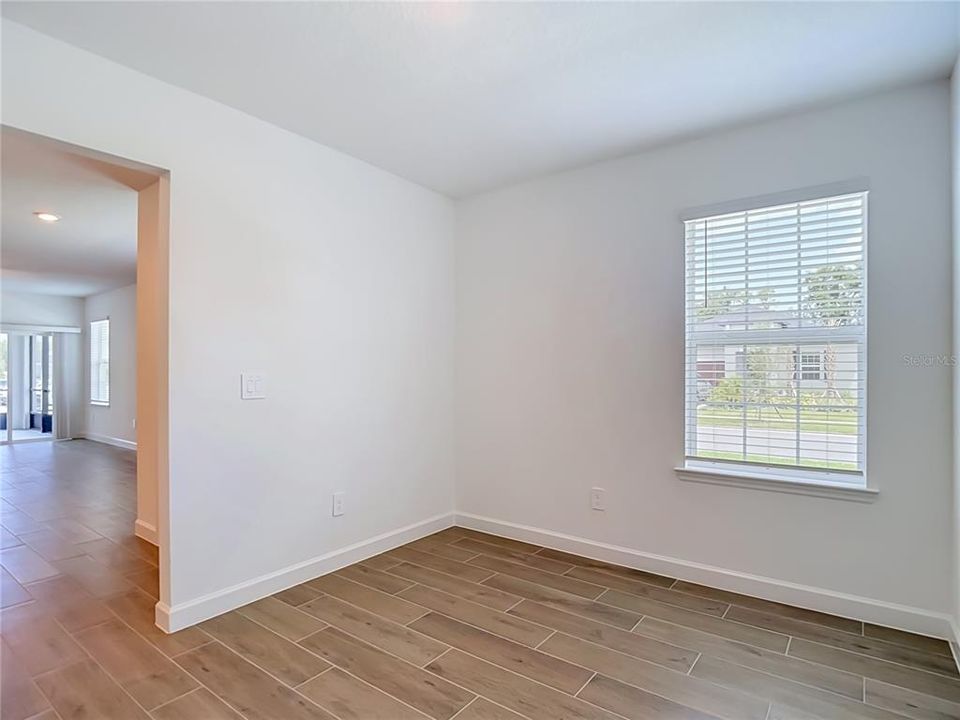 Active With Contract: $287,500 (2 beds, 2 baths, 1613 Square Feet)
