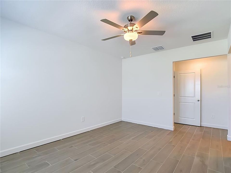 Active With Contract: $287,500 (2 beds, 2 baths, 1613 Square Feet)
