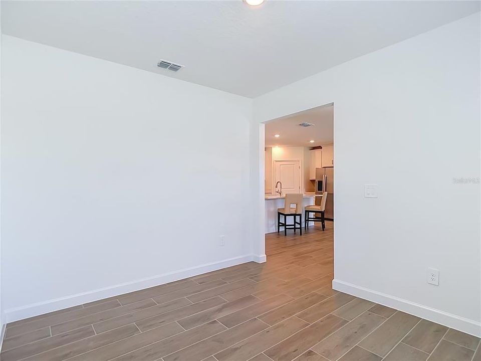 Active With Contract: $287,500 (2 beds, 2 baths, 1613 Square Feet)