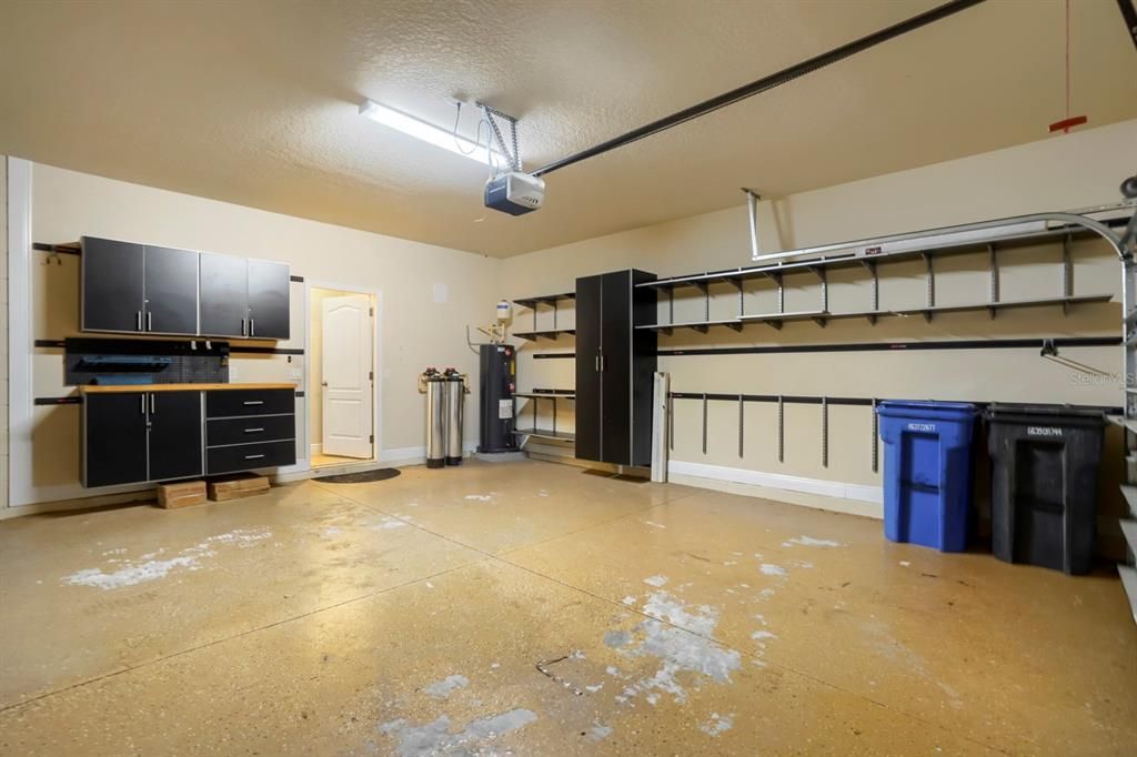 Activo con contrato: $575,000 (3 camas, 2 baños, 2344 Pies cuadrados)