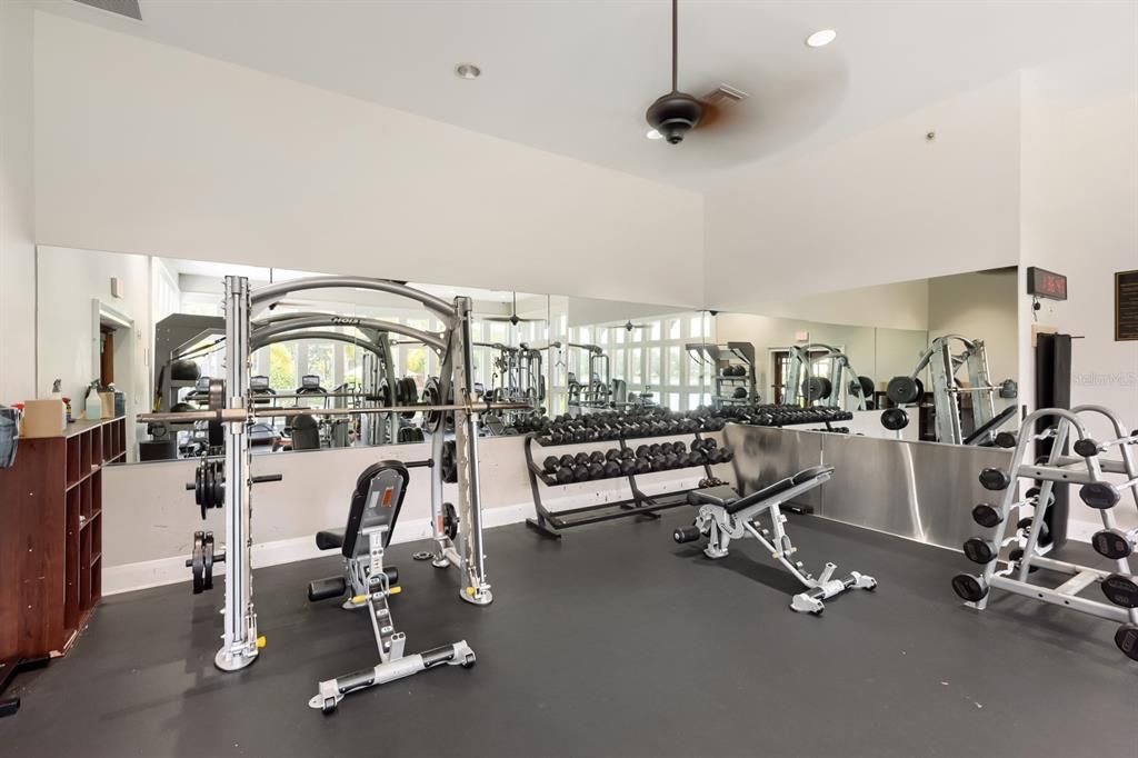 Activo con contrato: $575,000 (3 camas, 2 baños, 2344 Pies cuadrados)