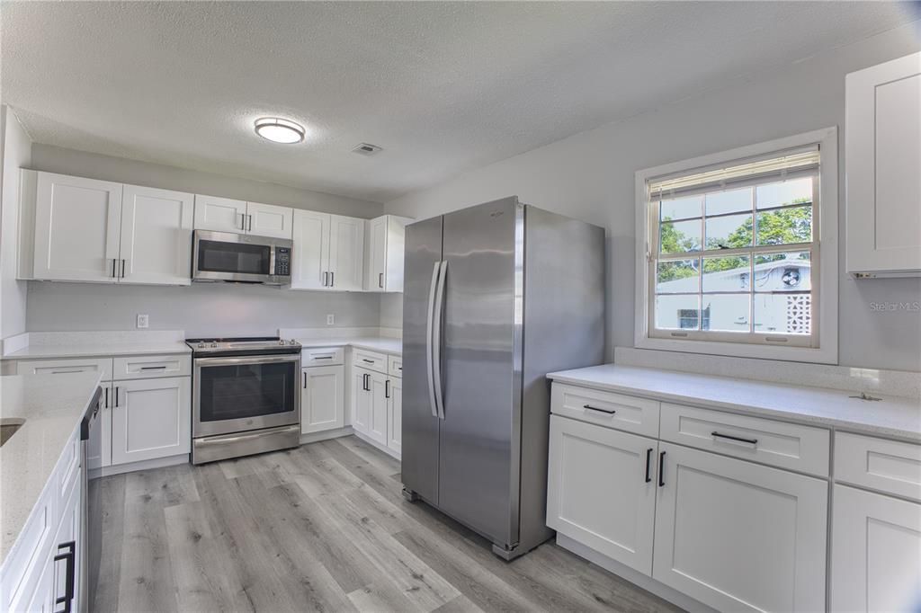 For Sale: $317,000 (3 beds, 2 baths, 1349 Square Feet)