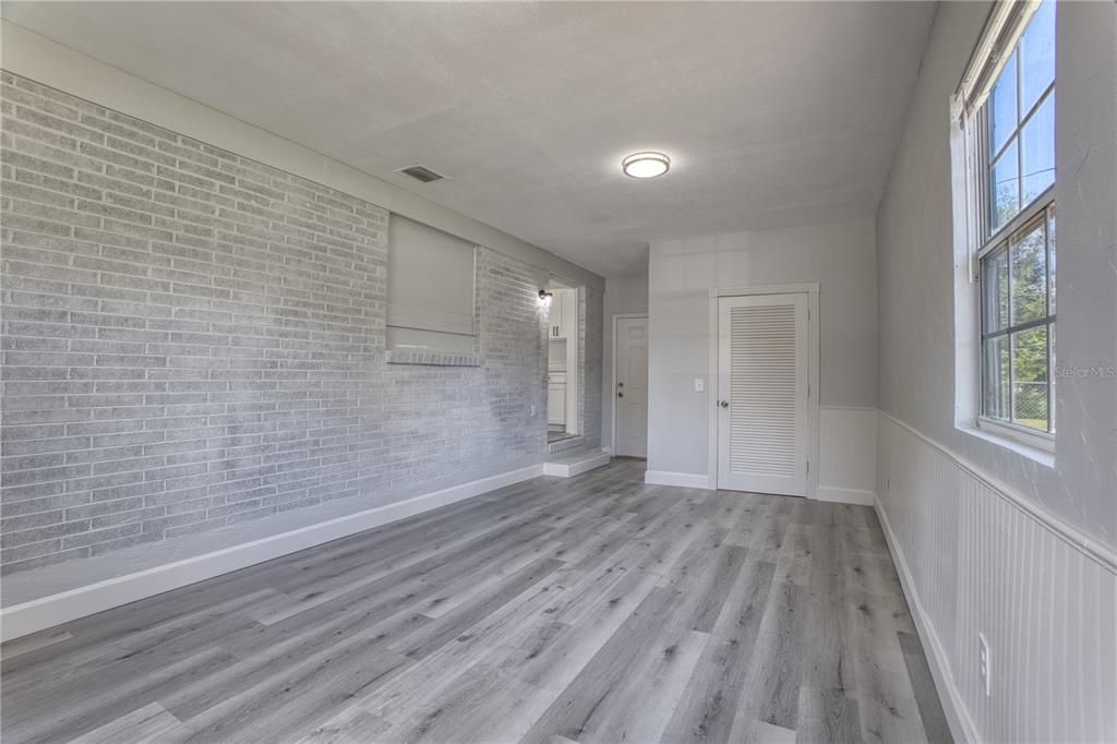 For Sale: $317,000 (3 beds, 2 baths, 1349 Square Feet)