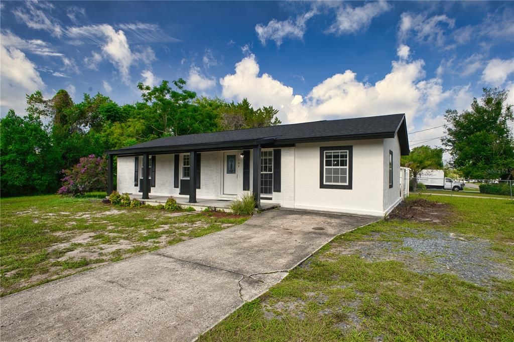 For Sale: $317,000 (3 beds, 2 baths, 1349 Square Feet)