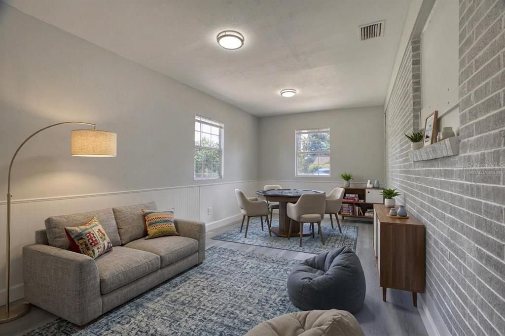 For Sale: $317,000 (3 beds, 2 baths, 1349 Square Feet)