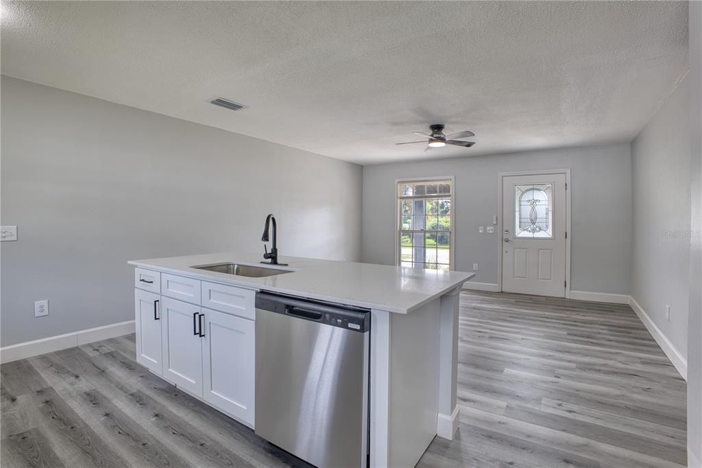 For Sale: $317,000 (3 beds, 2 baths, 1349 Square Feet)