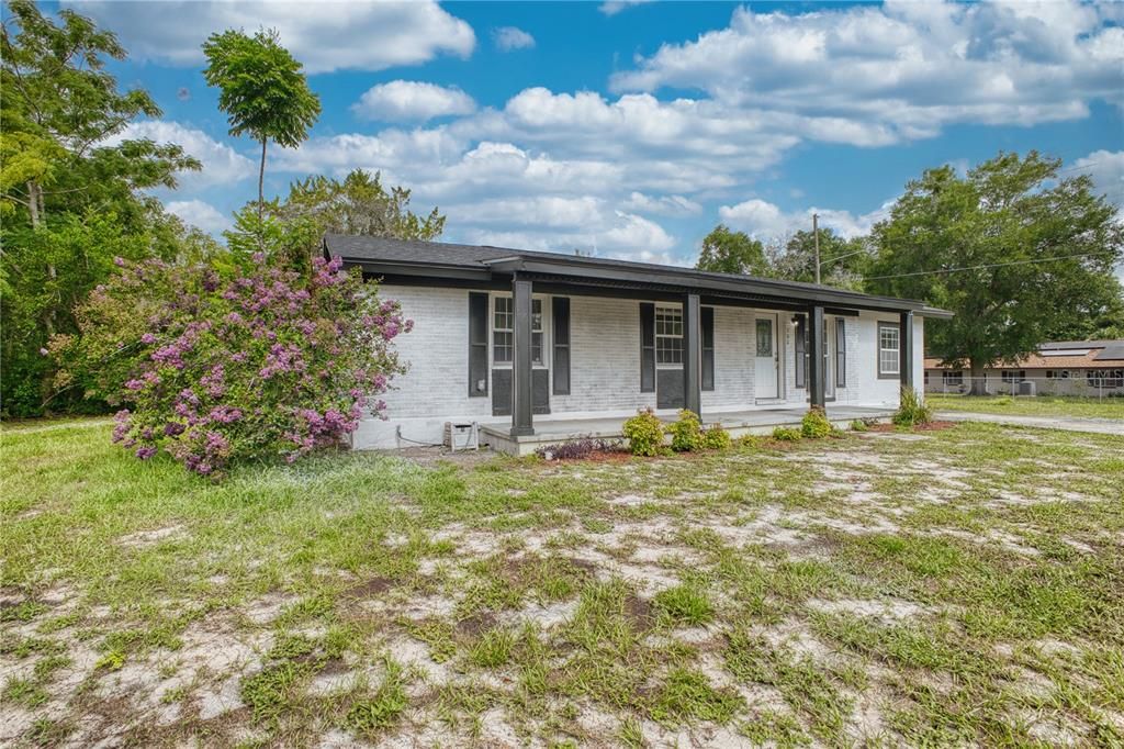 For Sale: $317,000 (3 beds, 2 baths, 1349 Square Feet)