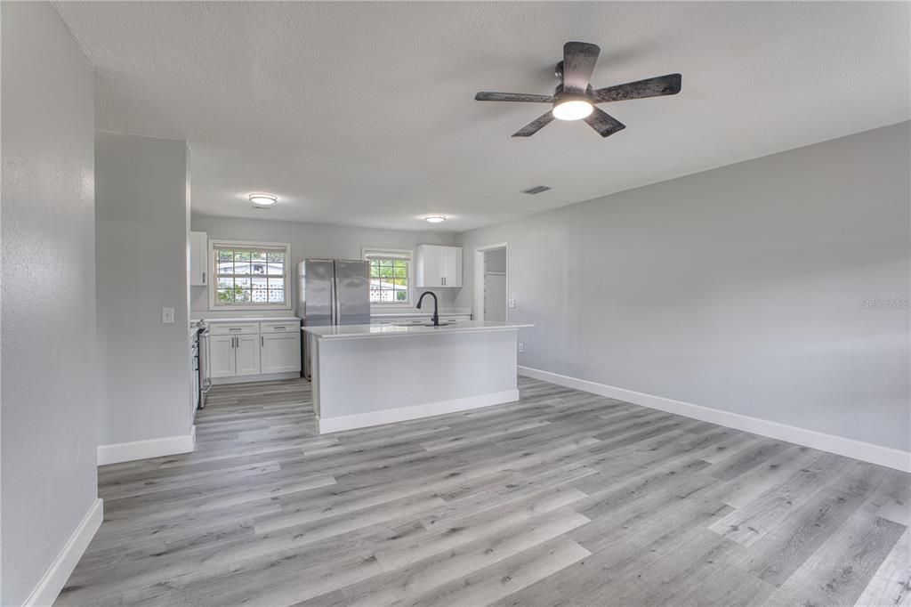 For Sale: $317,000 (3 beds, 2 baths, 1349 Square Feet)