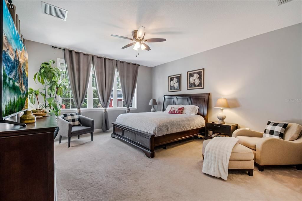 For Sale: $1,599,900 (5 beds, 3 baths, 4930 Square Feet)