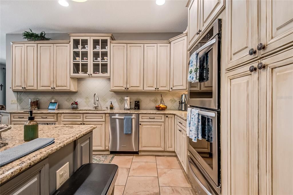 For Sale: $1,599,900 (5 beds, 3 baths, 4930 Square Feet)