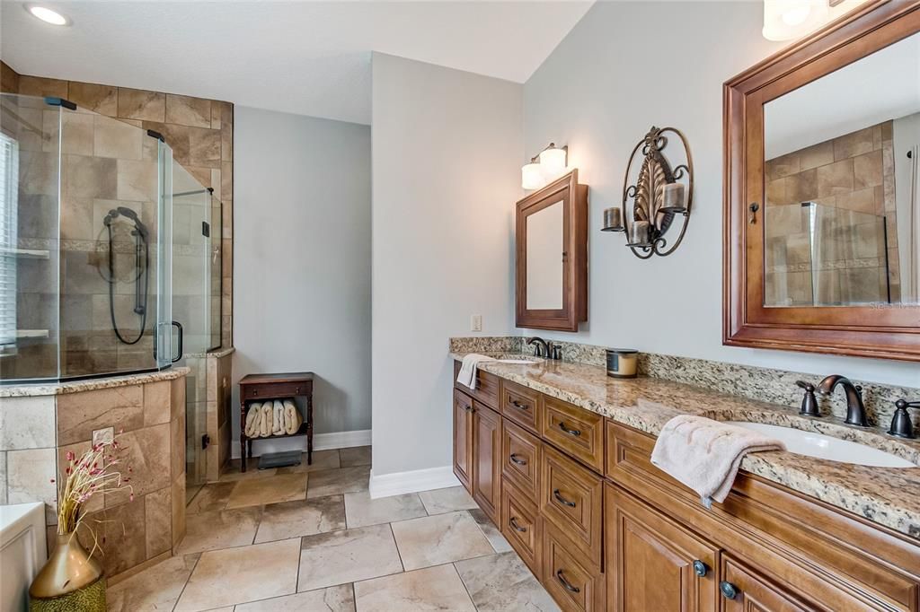 For Sale: $1,599,900 (5 beds, 3 baths, 4930 Square Feet)