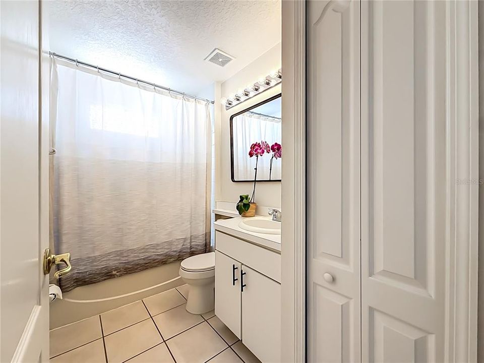 Active With Contract: $342,100 (4 beds, 3 baths, 1808 Square Feet)