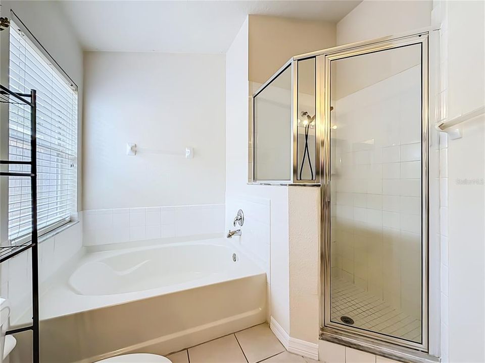 Active With Contract: $342,100 (4 beds, 3 baths, 1808 Square Feet)