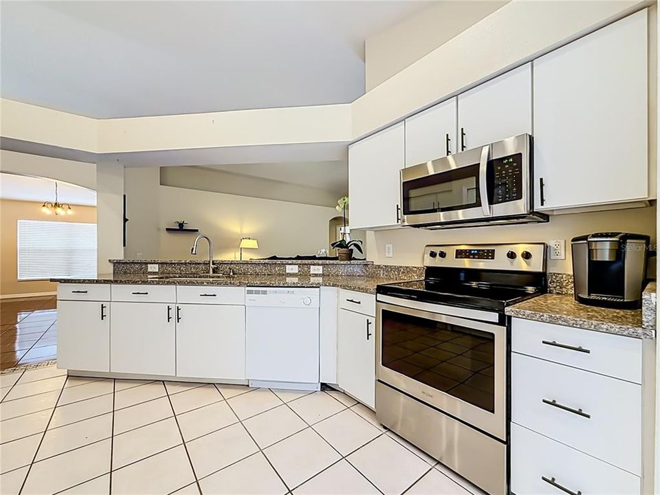 Active With Contract: $342,100 (4 beds, 3 baths, 1808 Square Feet)