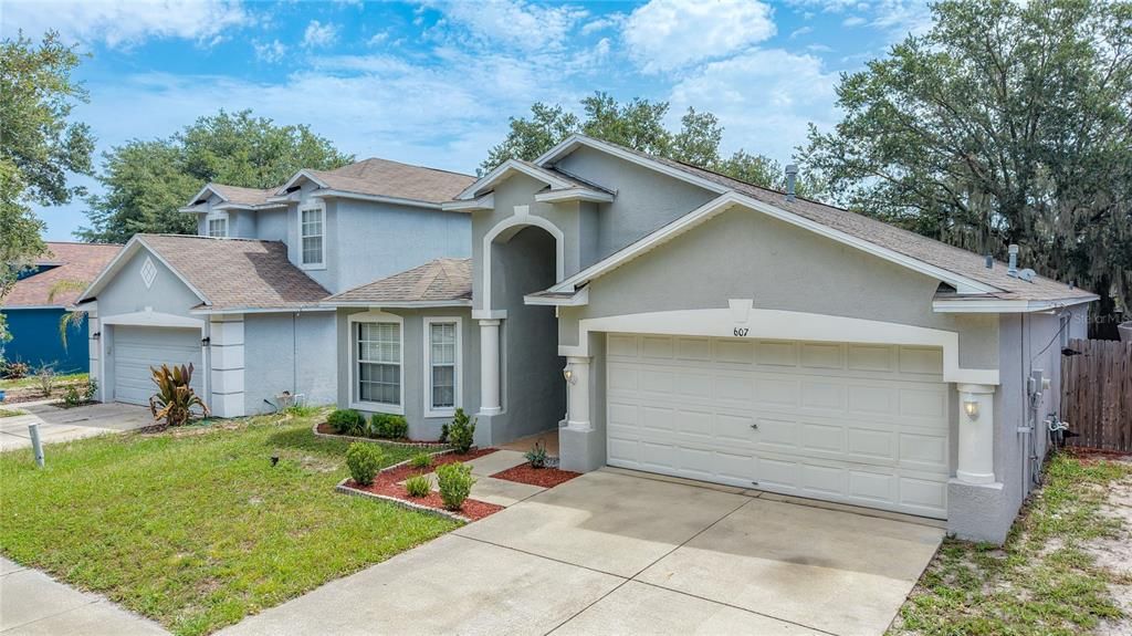 Active With Contract: $342,100 (4 beds, 3 baths, 1808 Square Feet)