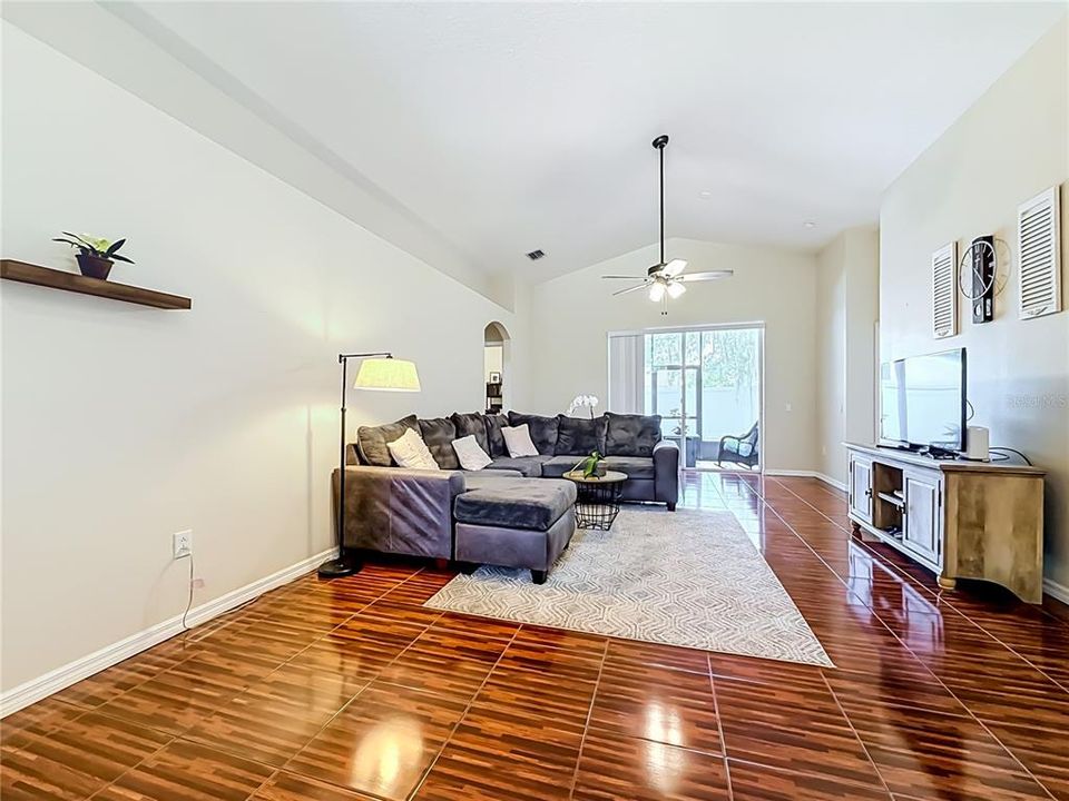 Active With Contract: $342,100 (4 beds, 3 baths, 1808 Square Feet)