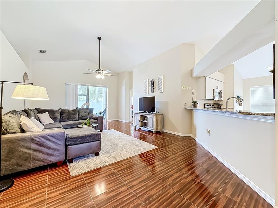 Active With Contract: $342,100 (4 beds, 3 baths, 1808 Square Feet)