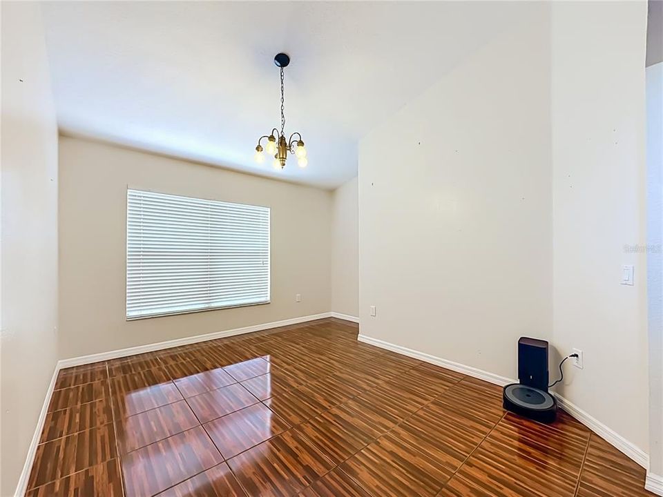 Active With Contract: $342,100 (4 beds, 3 baths, 1808 Square Feet)