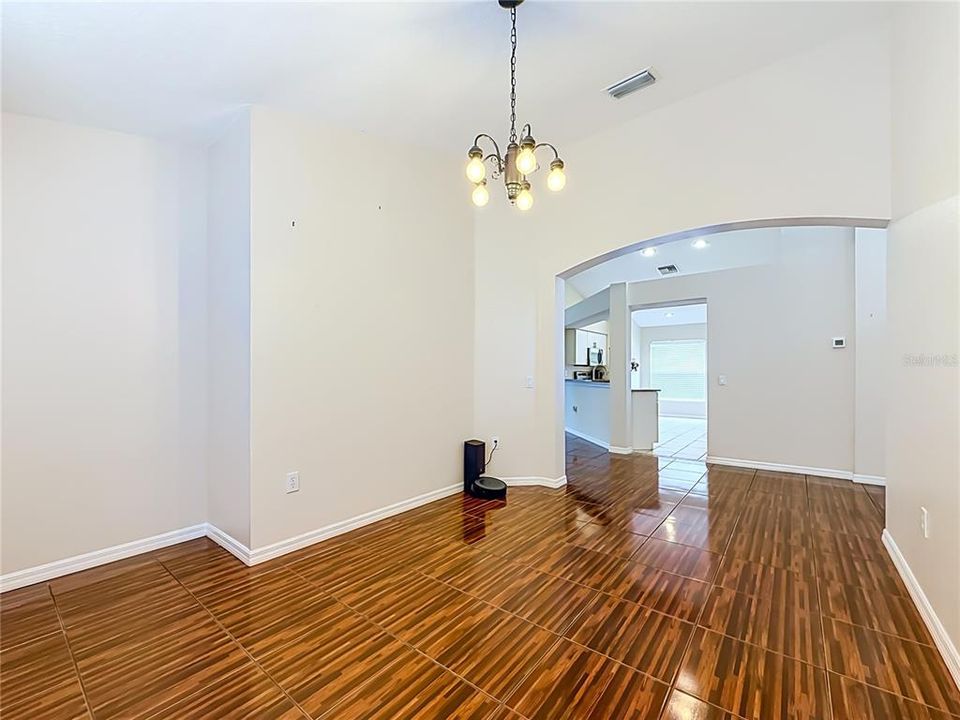 Active With Contract: $342,100 (4 beds, 3 baths, 1808 Square Feet)