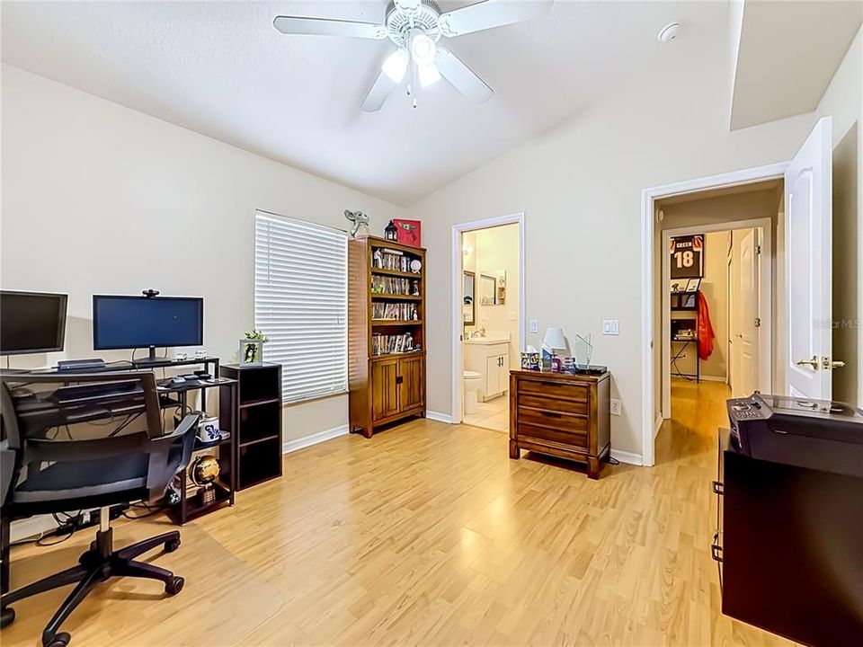 Active With Contract: $342,100 (4 beds, 3 baths, 1808 Square Feet)