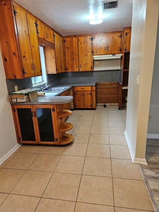 Active With Contract: $225,000 (3 beds, 2 baths, 1342 Square Feet)