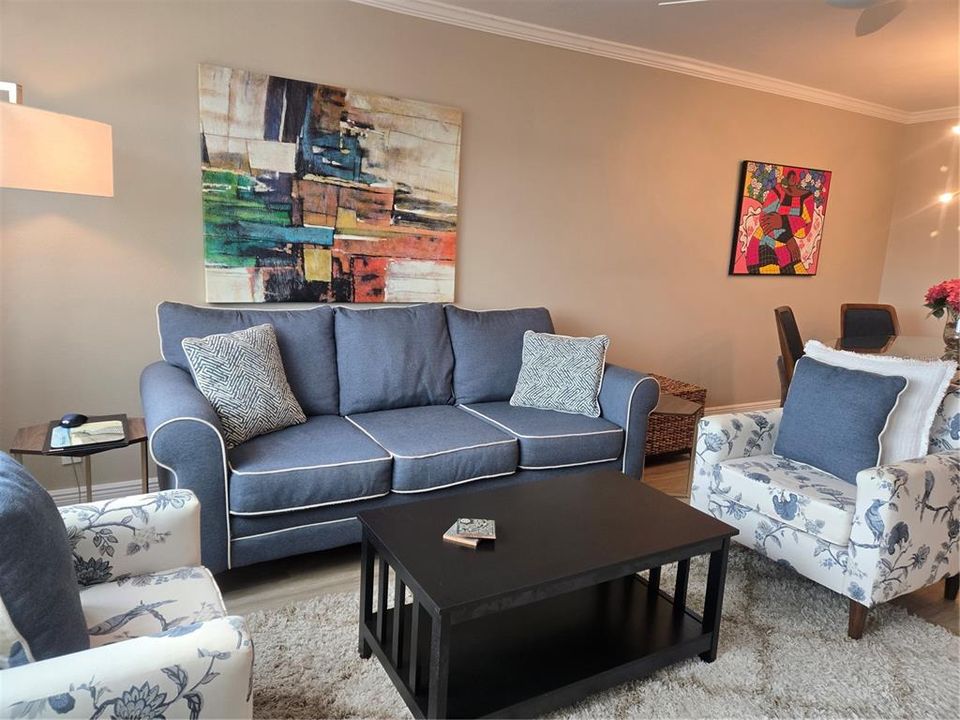 For Rent: $5,900 (1 beds, 1 baths, 751 Square Feet)