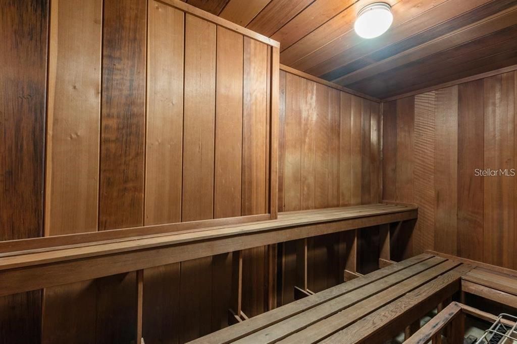 For Rent: $5,900 (1 beds, 1 baths, 751 Square Feet)