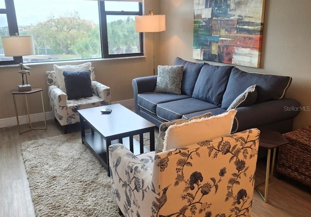 For Rent: $5,900 (1 beds, 1 baths, 751 Square Feet)