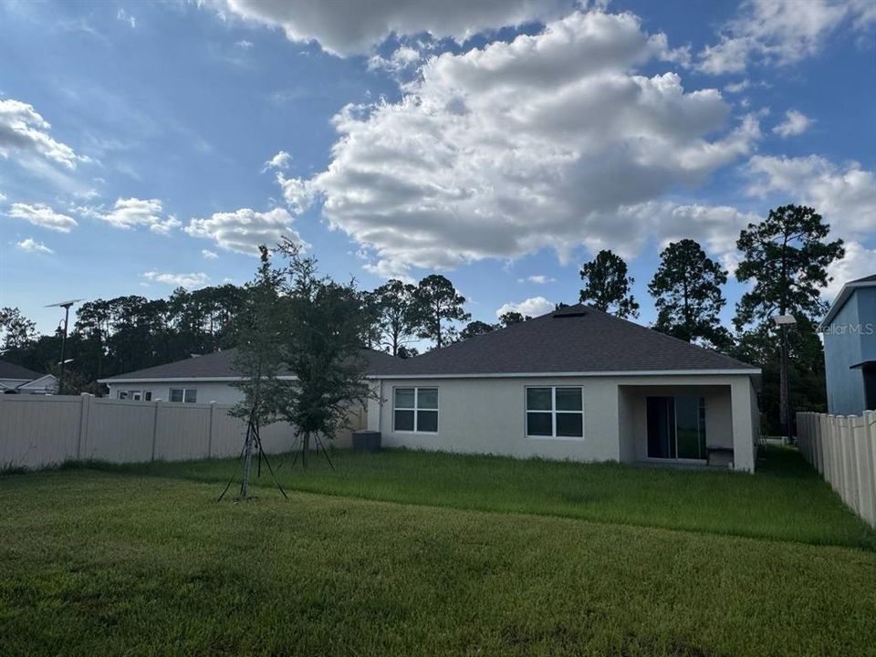 En Venta: $399,000 (4 camas, 2 baños, 1867 Pies cuadrados)