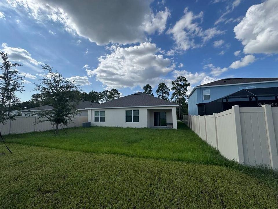 En Venta: $399,000 (4 camas, 2 baños, 1867 Pies cuadrados)