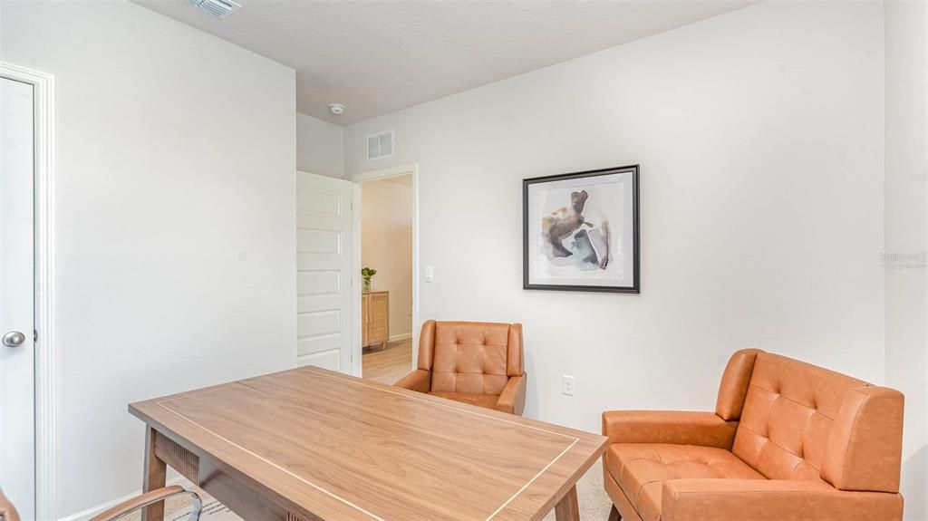 En Venta: $399,000 (4 camas, 2 baños, 1867 Pies cuadrados)
