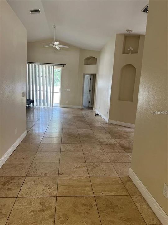 For Rent: $2,250 (3 beds, 2 baths, 1640 Square Feet)