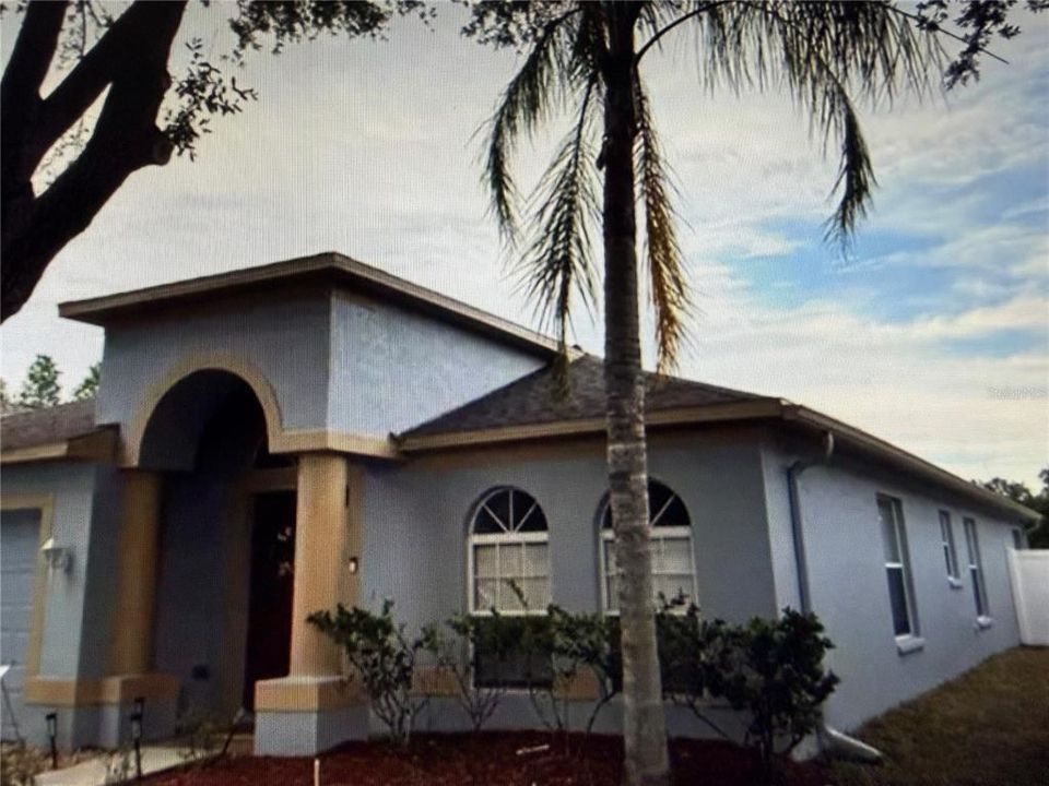 For Rent: $2,250 (3 beds, 2 baths, 1640 Square Feet)