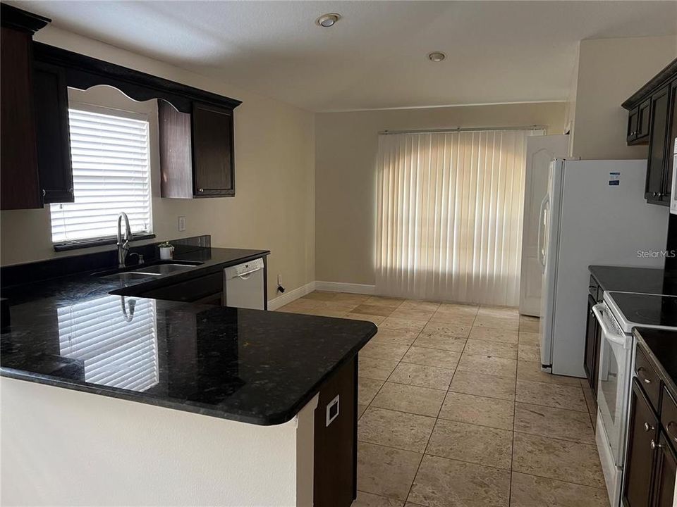 For Rent: $2,250 (3 beds, 2 baths, 1640 Square Feet)
