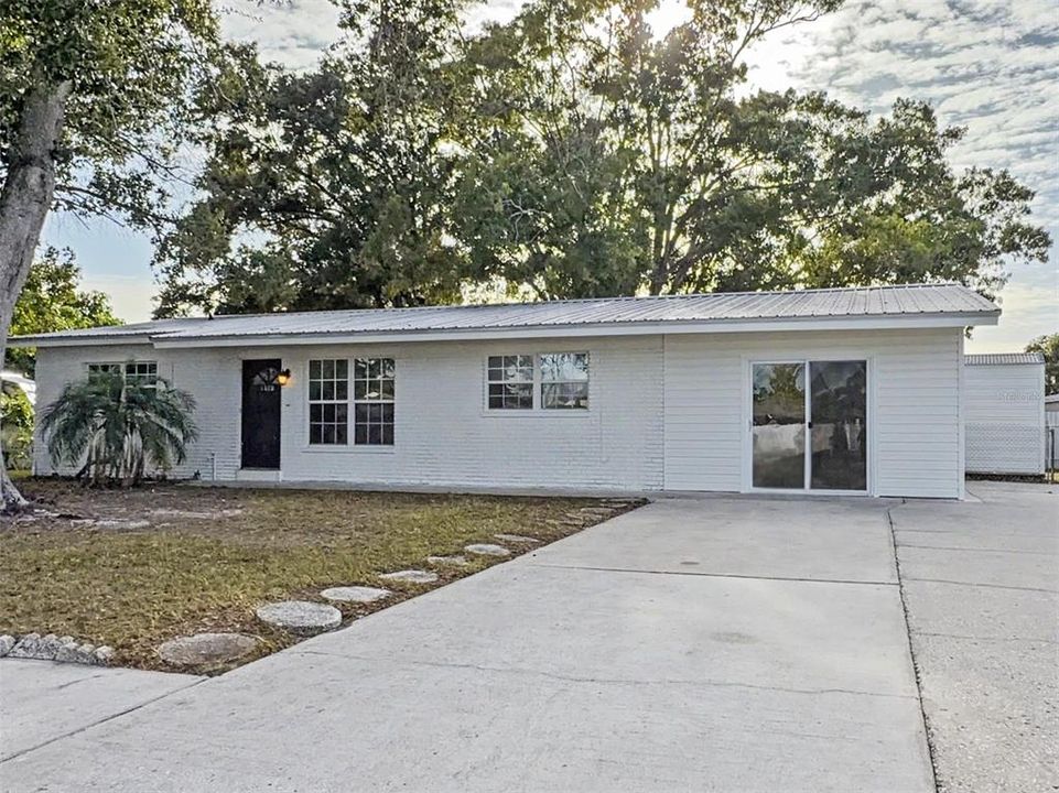 For Sale: $379,500 (3 beds, 2 baths, 1395 Square Feet)