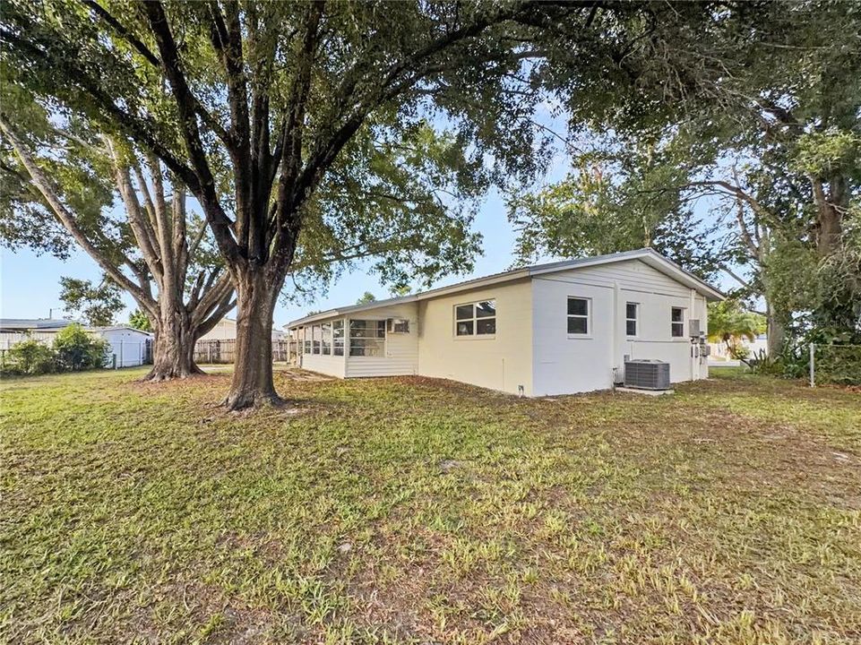 For Sale: $379,500 (3 beds, 2 baths, 1395 Square Feet)