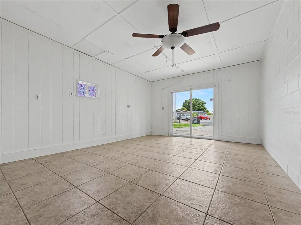 For Sale: $379,500 (3 beds, 2 baths, 1395 Square Feet)