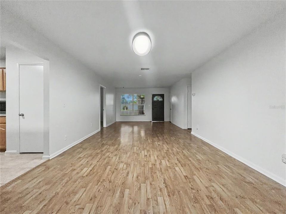 For Sale: $379,500 (3 beds, 2 baths, 1395 Square Feet)