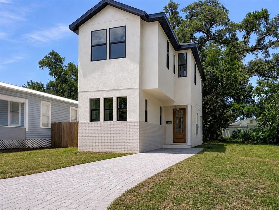 En Venta: $399,900 (3 camas, 2 baños, 1366 Pies cuadrados)