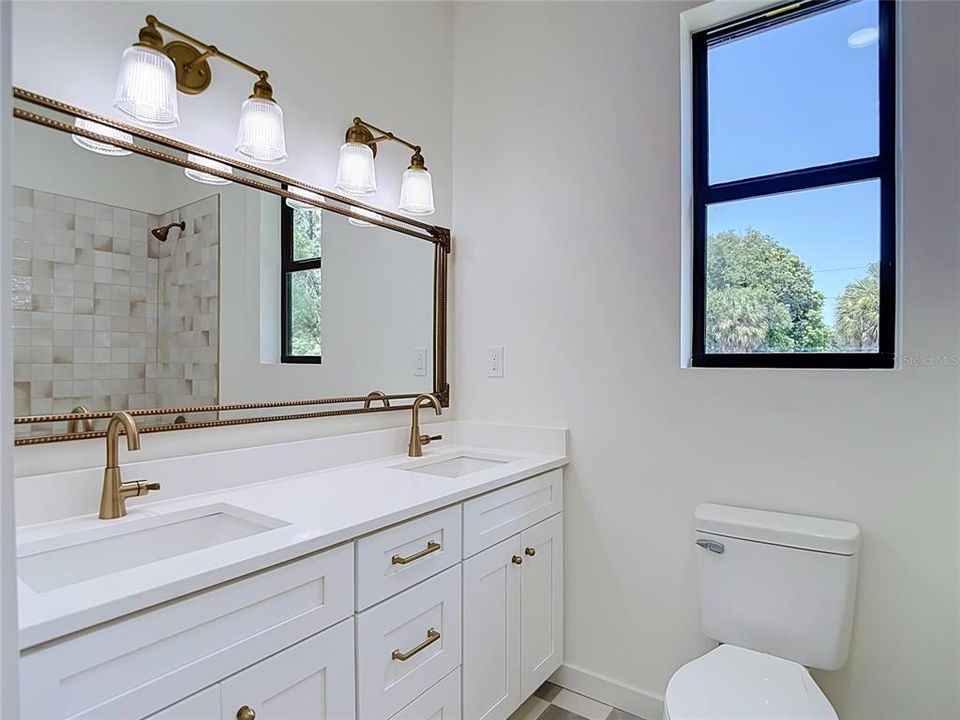 En Venta: $399,900 (3 camas, 2 baños, 1366 Pies cuadrados)